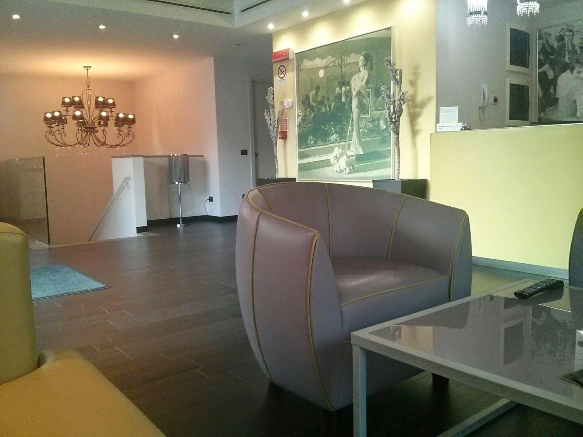 Invilladiserio Hotel Villa di Serio ภายนอก รูปภาพ